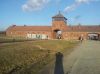 Słynna brama obozu Birkenau Muzeum Auschwitz